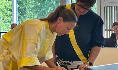 Carine Roosens legt de eed af.