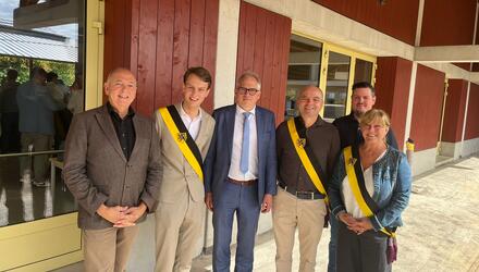 Groepsfoto met minister-president Matthias Diependaele